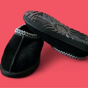 UGG moments Size 11 Tasman Slipper